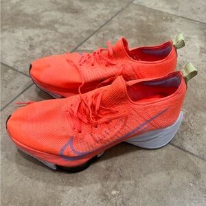 Nike Air Zoom Tempo Next%